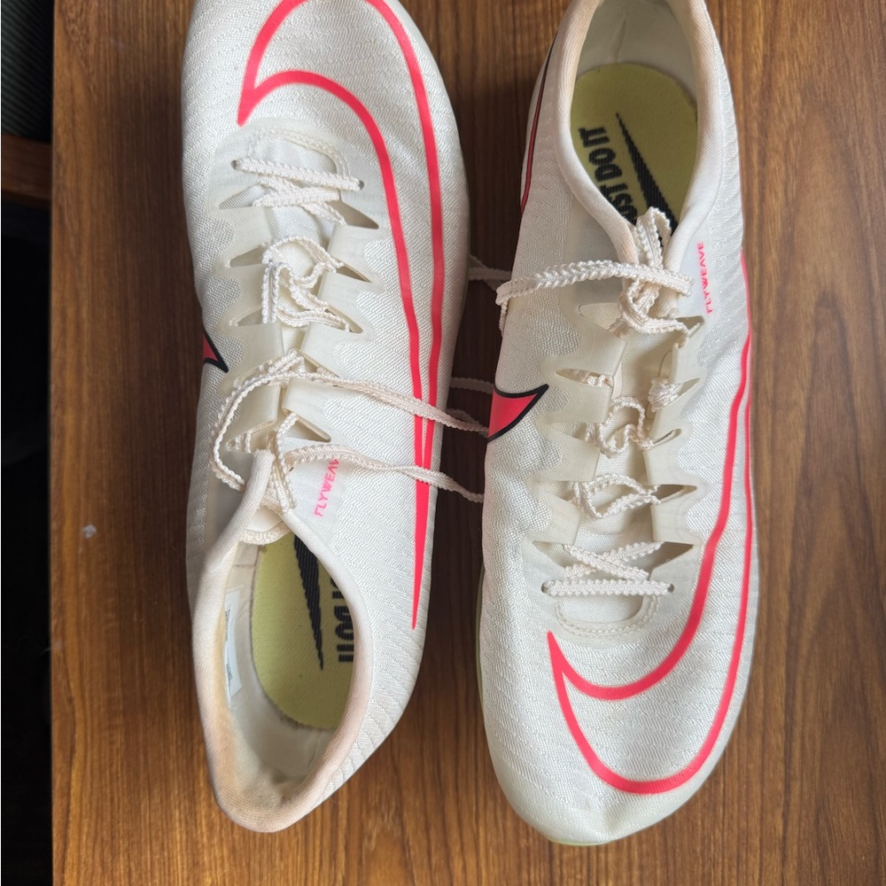 Unisex Nike air zoom maxfly sprint spike (men’s 10/ women’s 11.5)